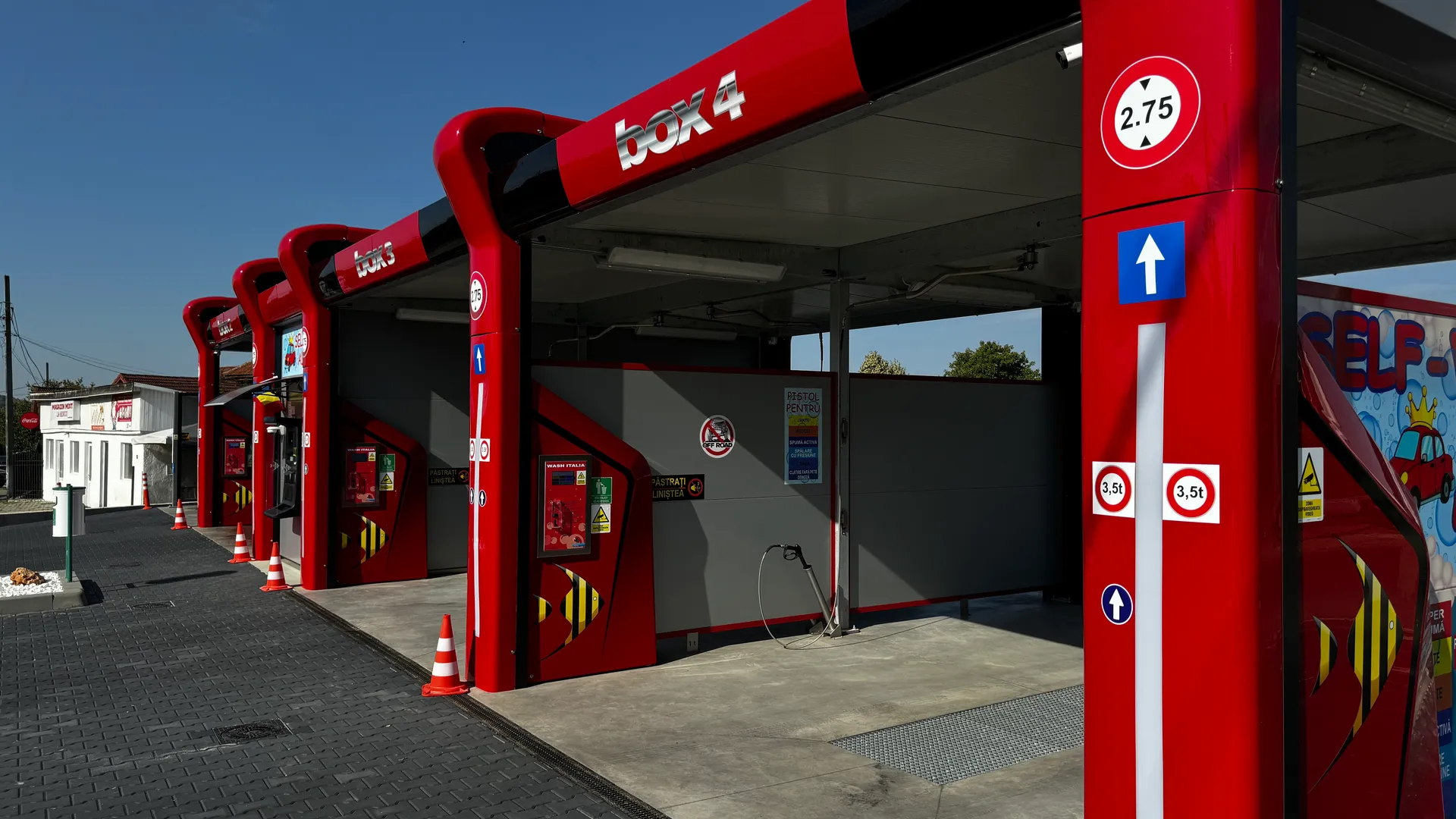 Spălătoria Alessia - interior box 1